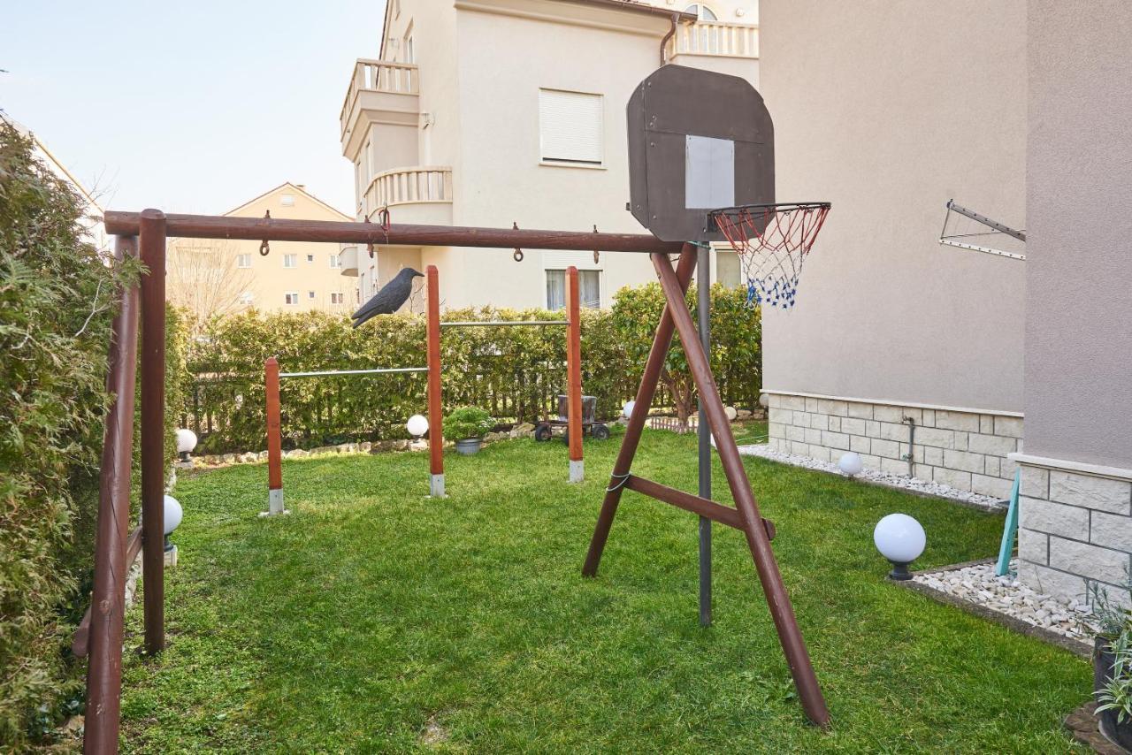 Apartments Lovric With Sea View Kaštela 外观 照片