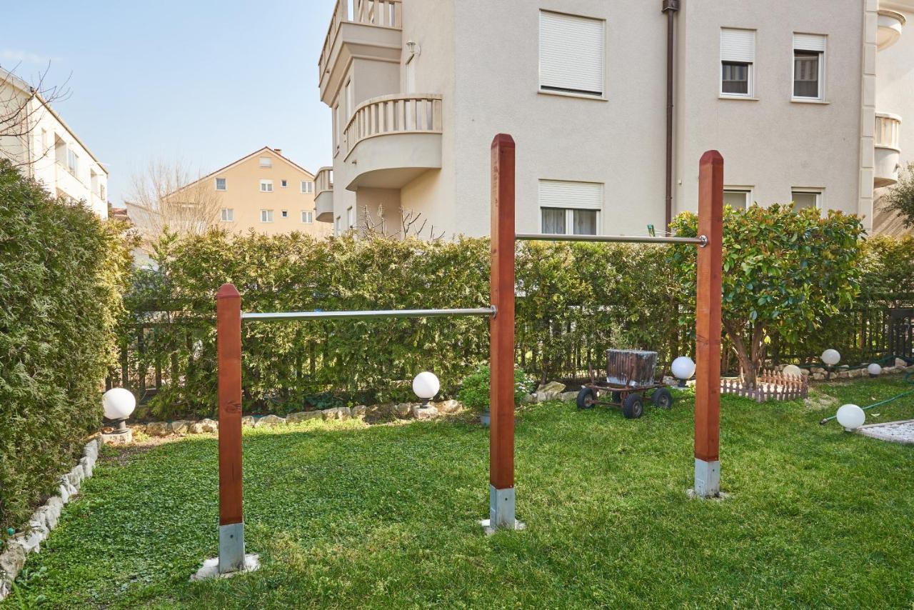 Apartments Lovric With Sea View Kaštela 外观 照片