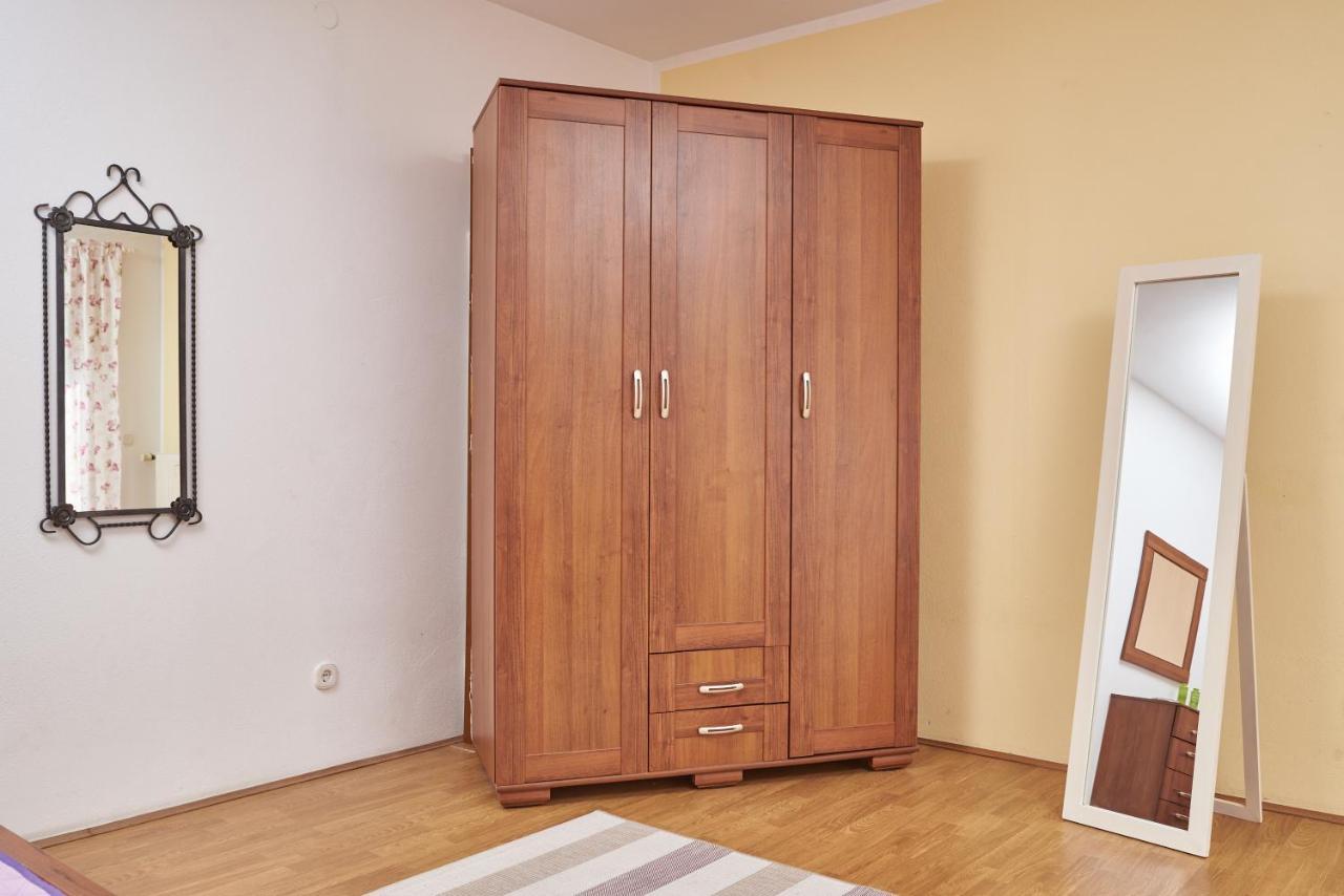 Apartments Lovric With Sea View Kaštela 外观 照片