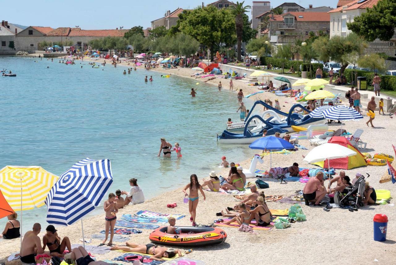 Apartments Lovric With Sea View Kaštela 外观 照片